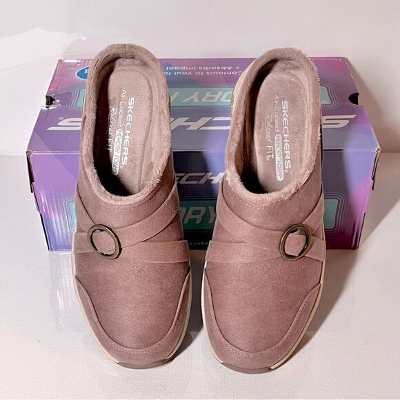 Skechers Commute Time Cozyy Chenille-Lined Vegan Clogs - Picture 4 of 5